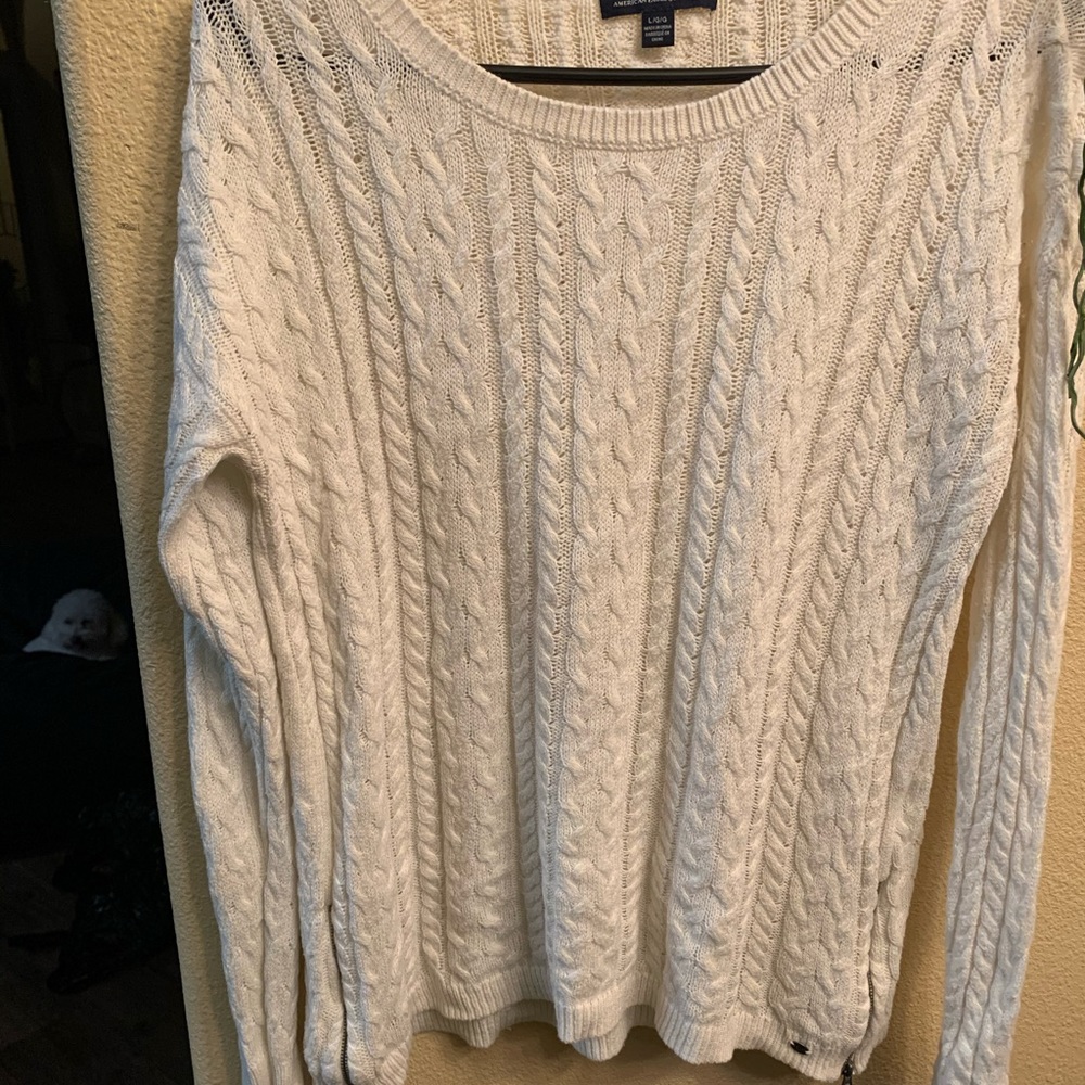 White sweater America Eagle